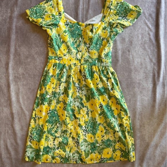 Kensie Yellow and Green Ruffled Smocked Sundress - Picture 8 of 9